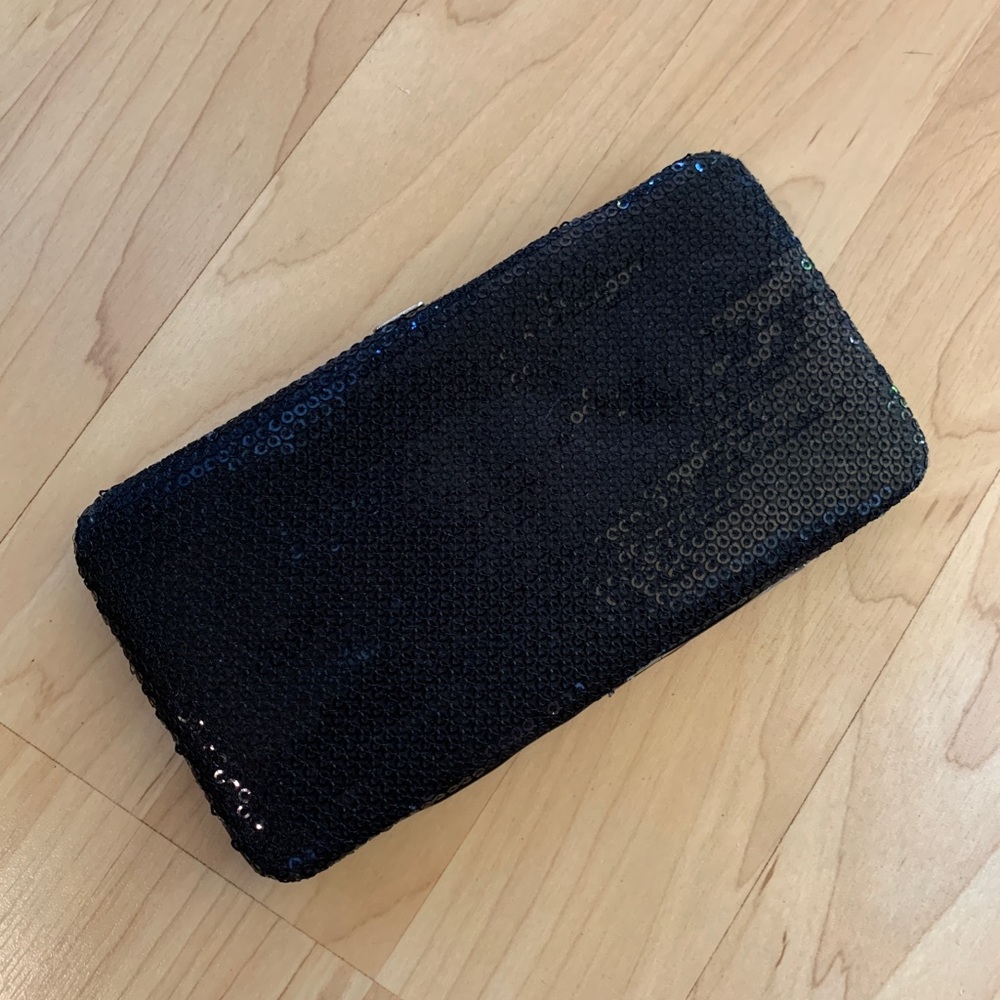 Black sequins clutch